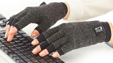 Arthritis Gloves: What are They and How do They Work?