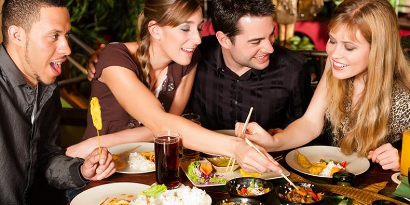 How to Eat Healthily when Dining Out!