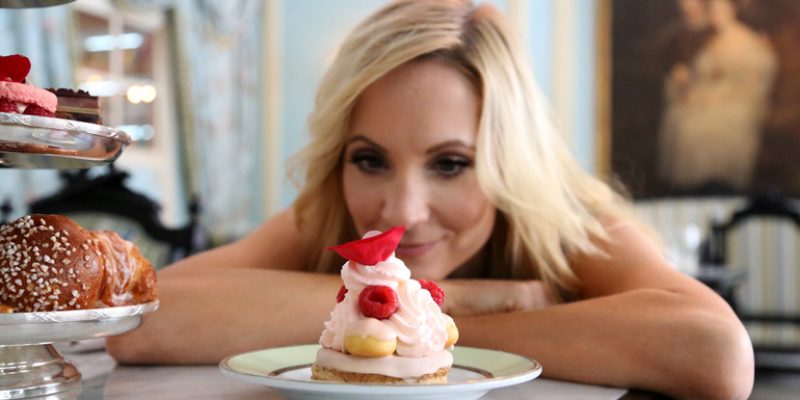 Top 5 Ways to Curb your Sugar Cravings!